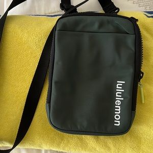 LULULEMON mini cross body bag Olive green